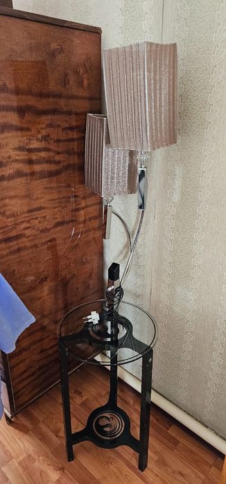 Торшер со столиком