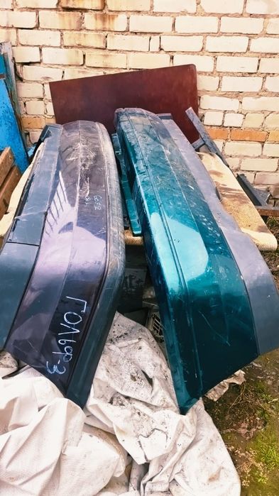 Продам бампер на гольф