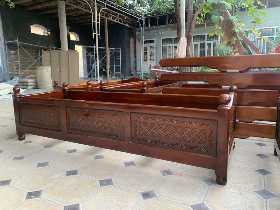 Tobut. Anbar. Oxirgi yo'lga kuzatuvchi