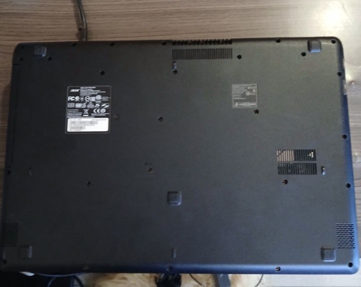 Acer Aspire ES 17 Impecabil