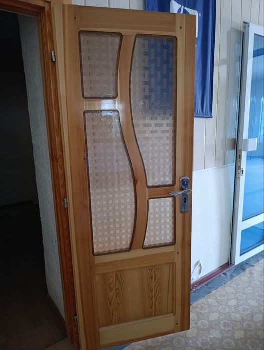 Двери деревянные