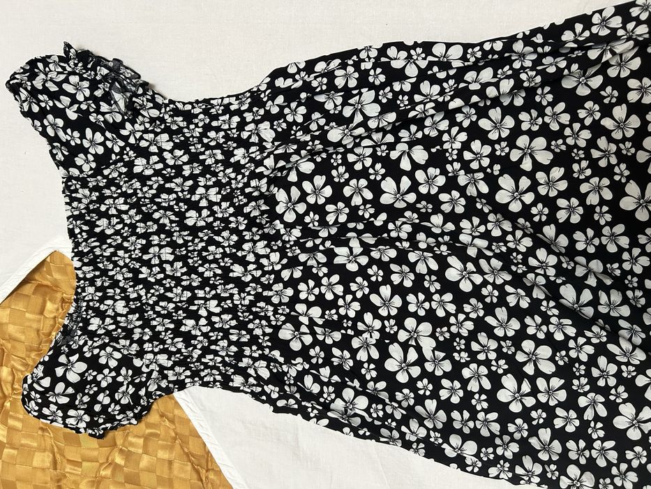 Продавам дълга рокля