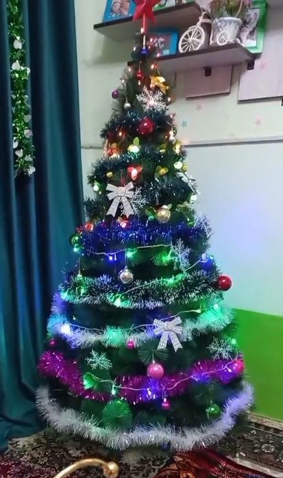 Продаю ёлку высота 1.80см