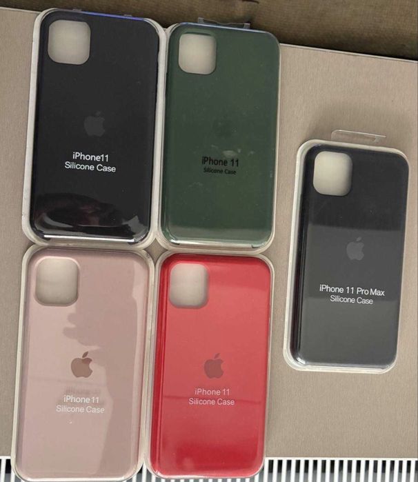 Huse iPhone Noi Sigilate
