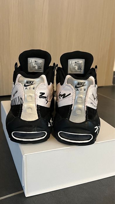 Adidasi Nike personalizati