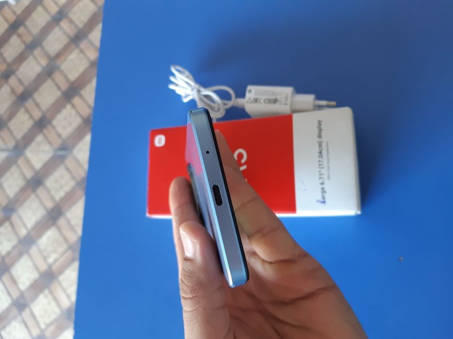 Redmi A3.     128/4
