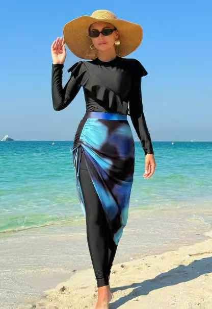 Продаю купальники новые