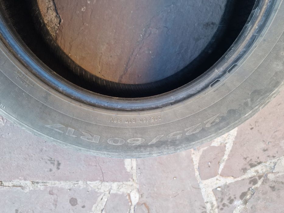 Продам б/у шины 225/60 R 17 99V