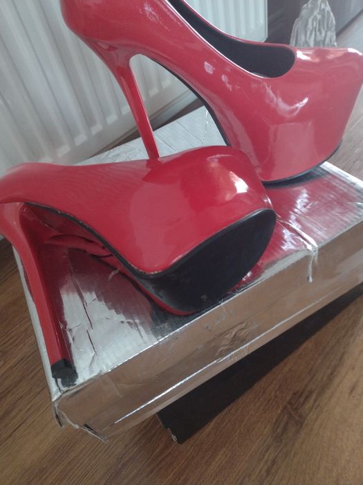 Pantofi 37 o sig data purtati sau 38