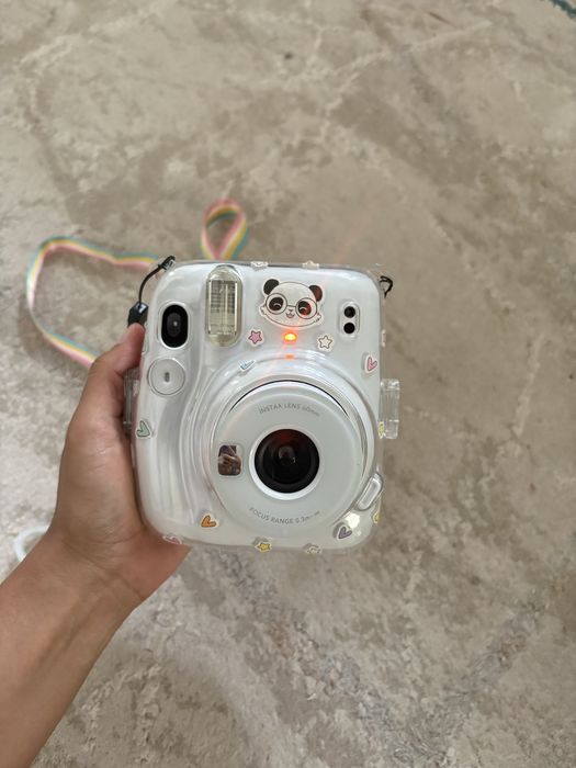 Instax mini 11 в белом цвете