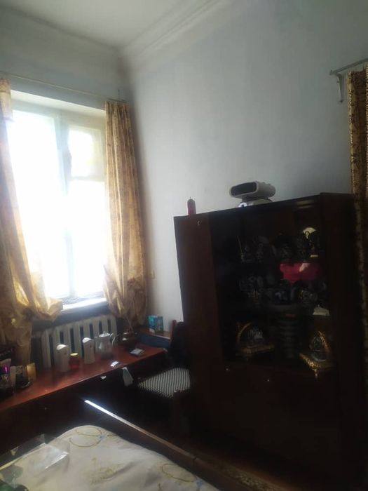 Продам квартиру на первом этаже кирпичного дома