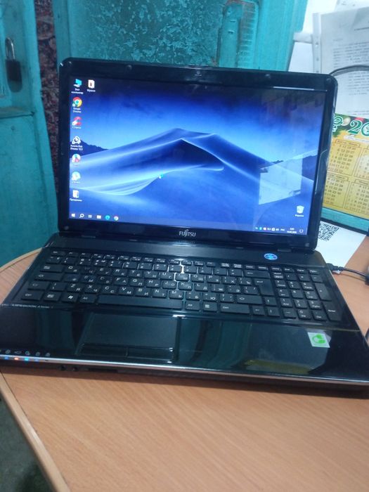 Срочно продам ноутбук Fujitsu.
