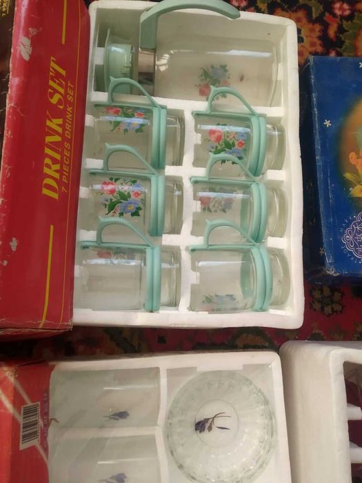 Стаканлар деярли янги