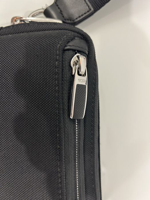 Сумка Tumi compact Sling Messina Black