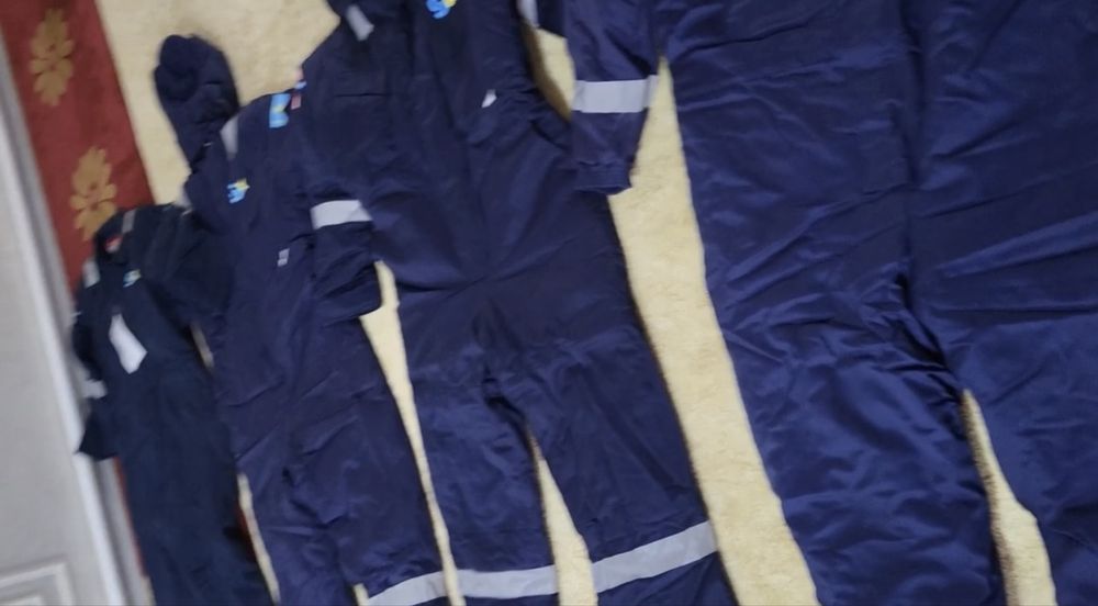 Комбинезон НОВЫЙ  зимний/летний 54-56 размер ботинки размер  43-44