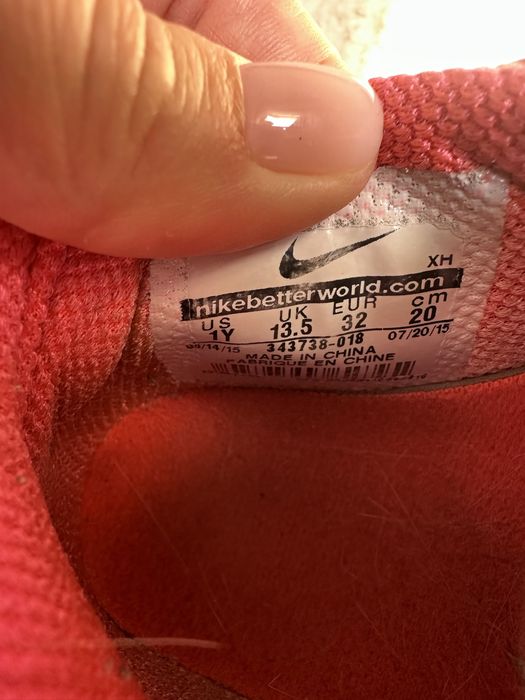 Продам детские кроссовки