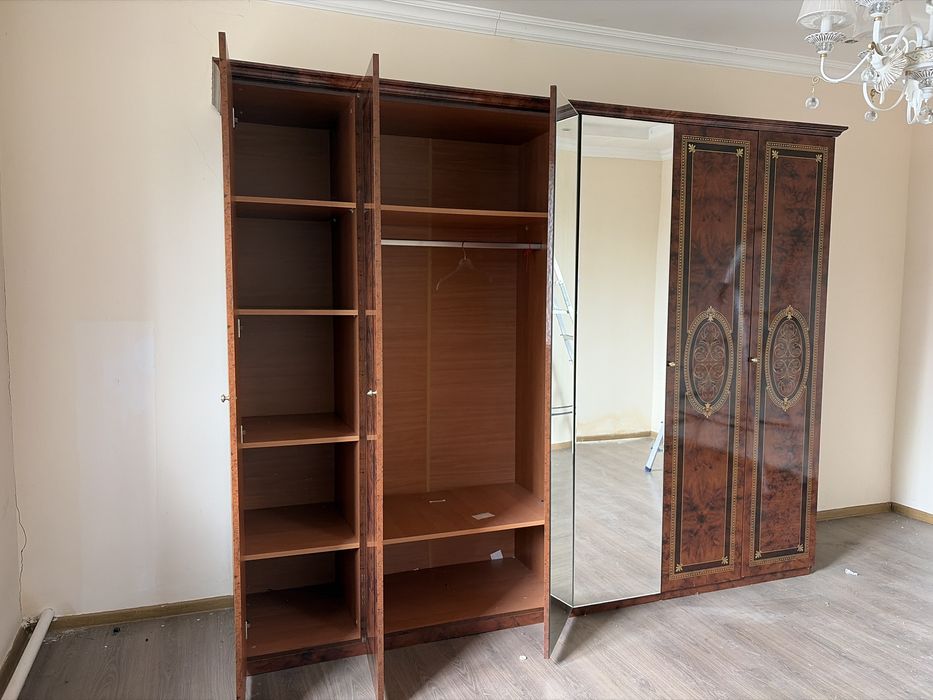 Продам шифоньер срочно