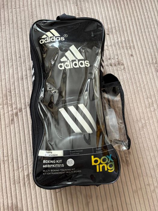 Set complet Adidas Box – NOU – mănuși, protecții tibie, feșe și protecție dentară