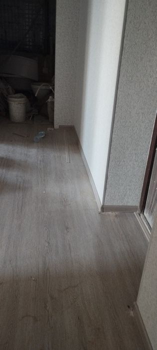 Поклейка обоев любой сложности ремонт квартир