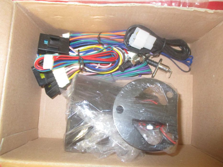 Vând alarmă auto Discovery pentru toate mărcile auto