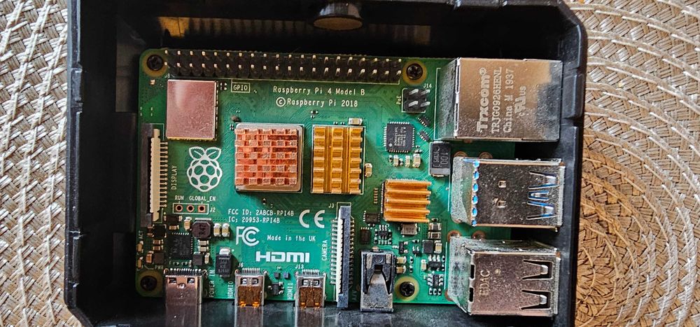 Raspberry Pi 4 Model B – 4GB RAM + Carcasă Labists cu răcire activă