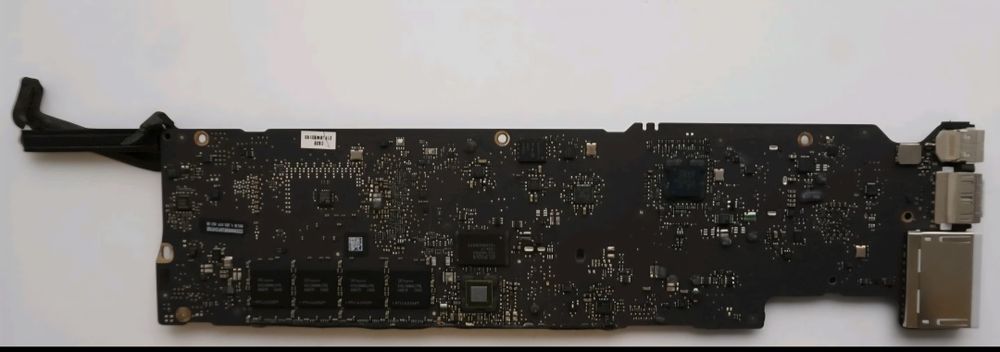 Macbook air 13  a1466 дънна платка