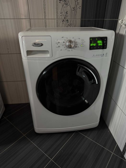 Masina spalat rufe 6th Sense Whirlpool 1200 RPM, 7 kg, Clasa A+++