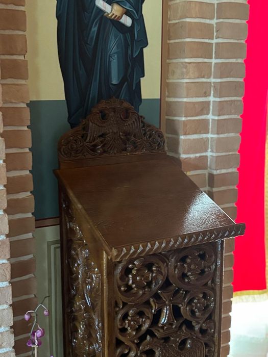 Iconostasul wow    lemn stejar