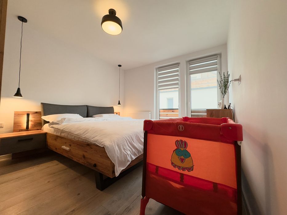 Apartament Cazare 2 camere Regim Hotelier-Parcare,Pat king, Ortoprofil