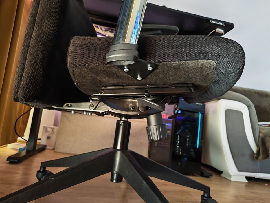 Scaun de birou EFG. (400€ nou)