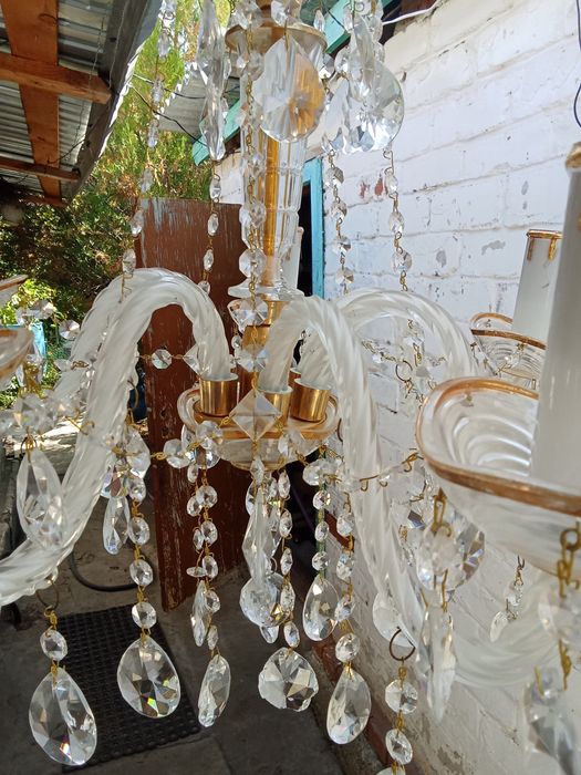 Люстра для зала.