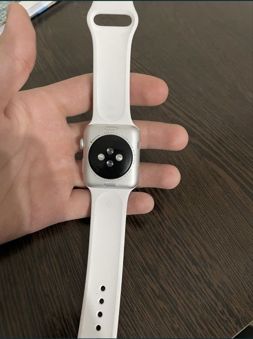 продам Apple Watch 3 seria (42mm)