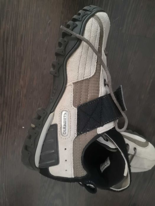 Tricou ciclism, pantaloni, pantofi, masca