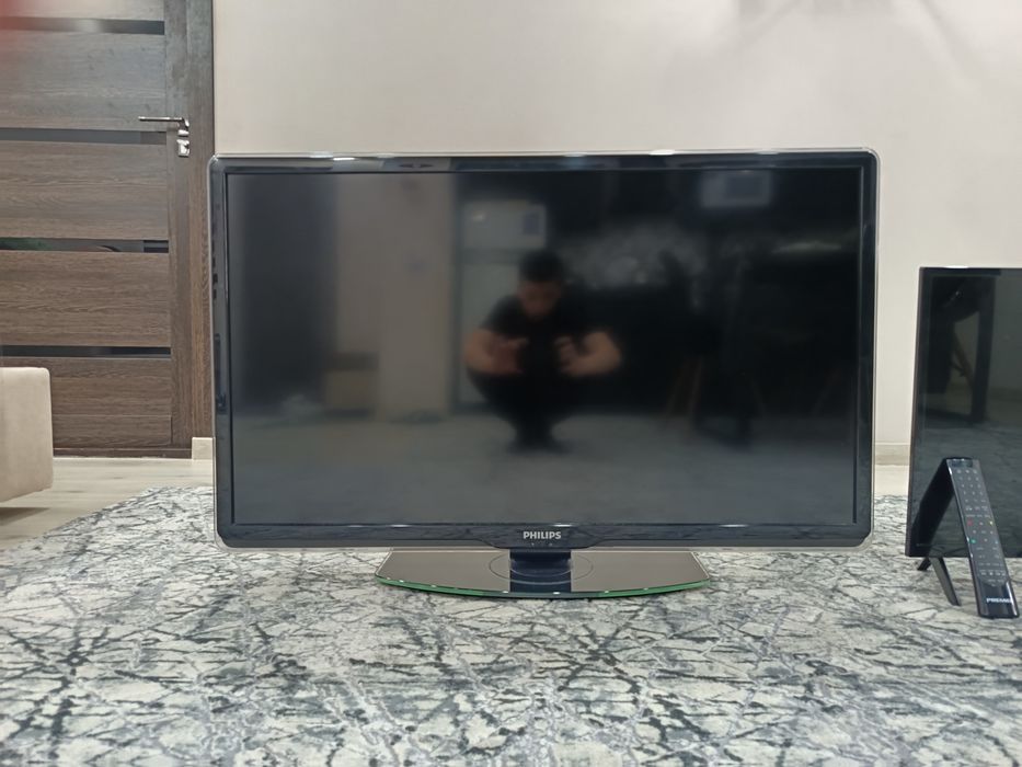 СРОЧНО!!! Комплект техники: 2 телевизора + DVD + сабвуфер.