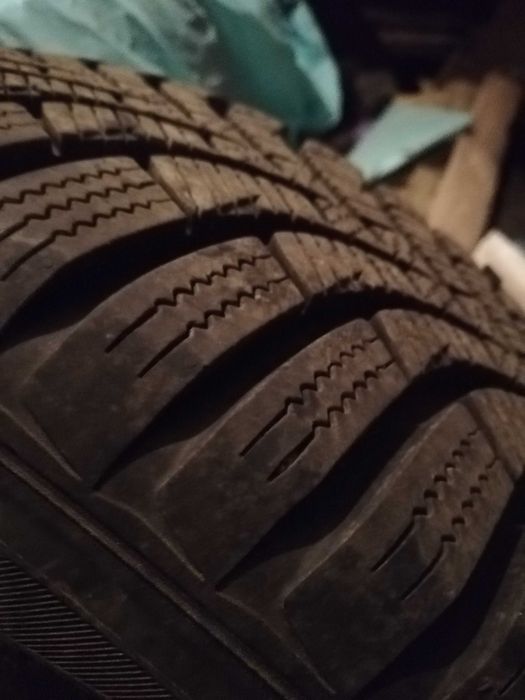 Anvelope iarna cu tot cu genti