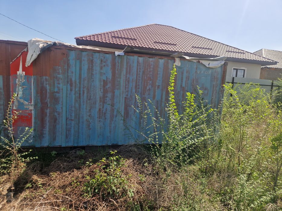 Продам контейнеры 2/1