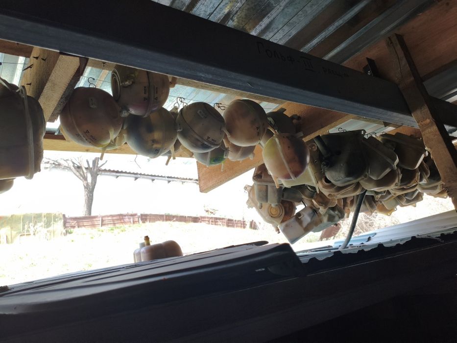 Расширительный бачок бачок омывателя