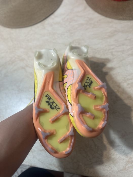 Vand ghete de fotbal Mercurial