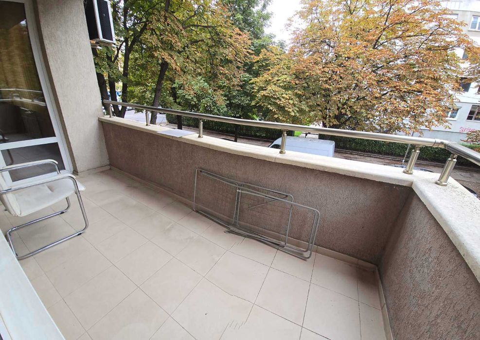 Дава се под наем Офис в София, Гоце Делчев - 250 кв.м за 950 € - Снимка #9