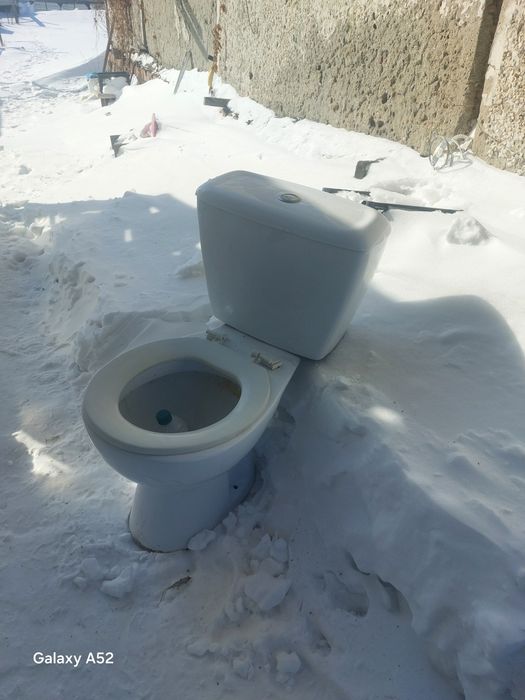 Унитаз бывшего употребления