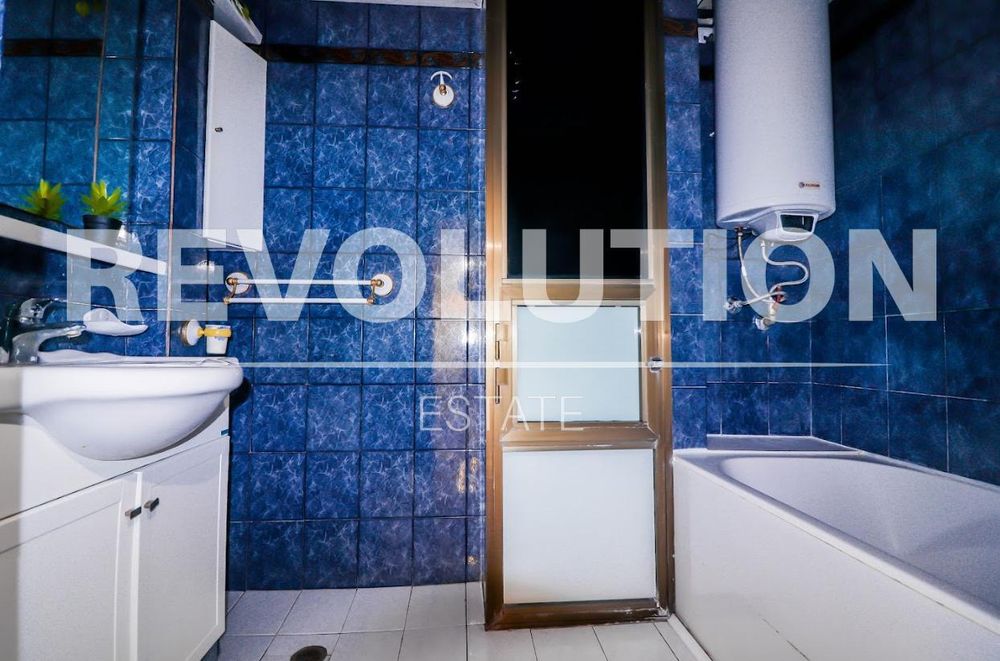 Дава се под наем Четиристаен апартамент в Варна, Чайка - 130 кв.м за 700 € - Снимка #3