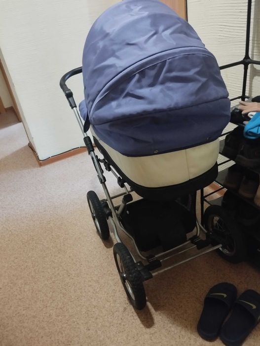 Продам детскую коляску 2в1