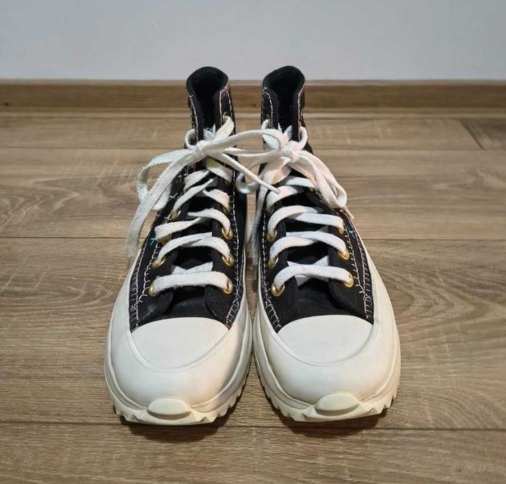 Converse mărimea 35,5