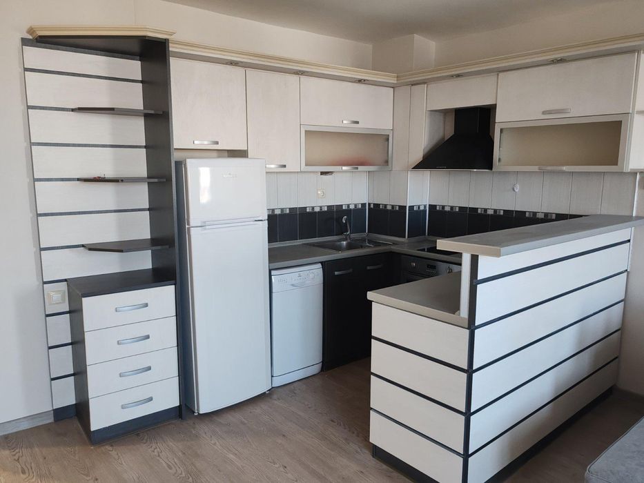 Дава се под наем Мезонет в Пловдив, Каменица 1 - 140 кв.м за 663 € - Снимка #2