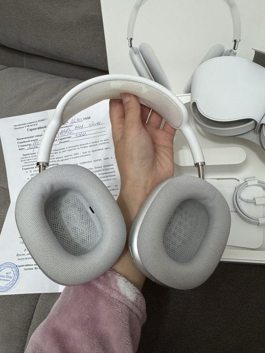 Продам AirPods Max Silver