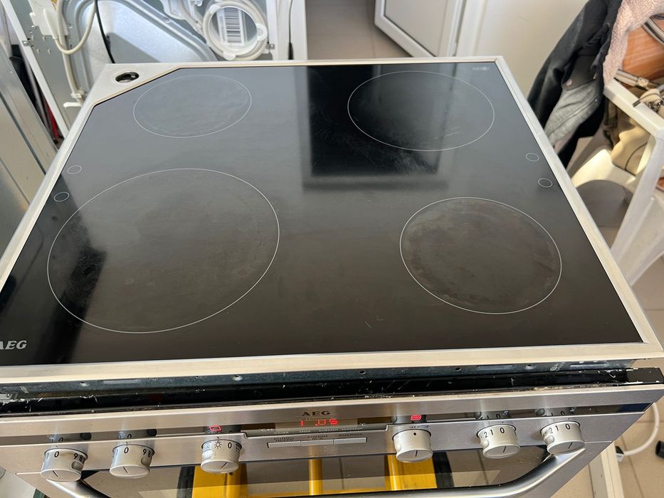 Фурна с котлони AEG Electrolux-пиролиза,инокс,мод:Е5741-4-М