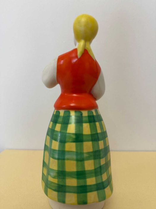 Статуэтка Девушка с кумашом ЗХК Полонне