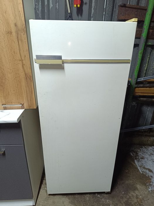 Холодильник.      .