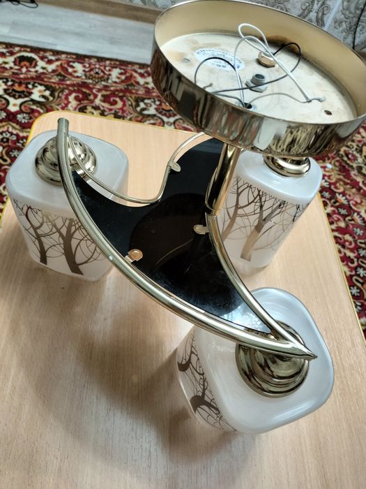 Продам 3 х рожковую люстру