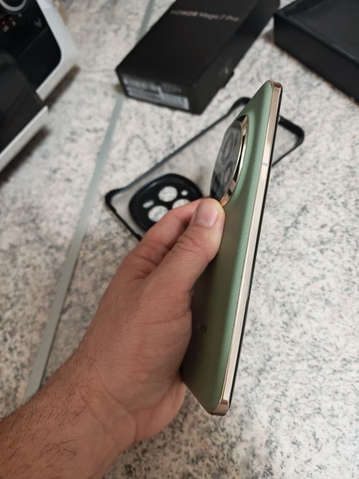Honor magic 6pro cu ecran deteriorat,touch funcțional